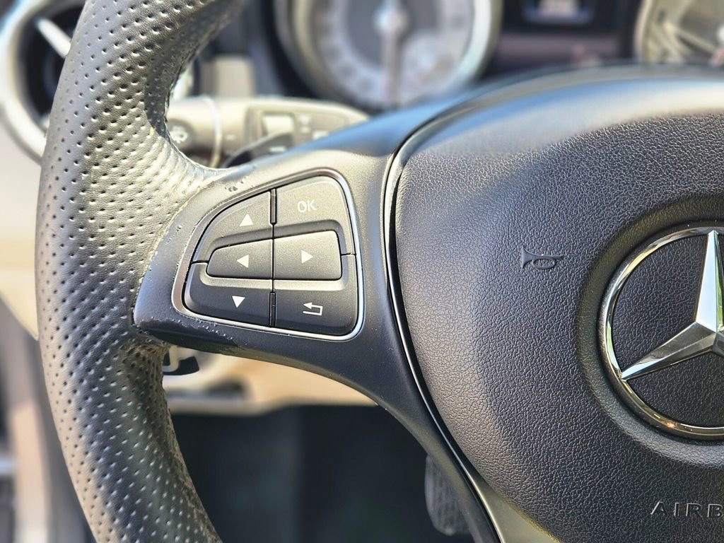 Used 2016 Mercedes-Benz GLA 250 4MATIC image 26
