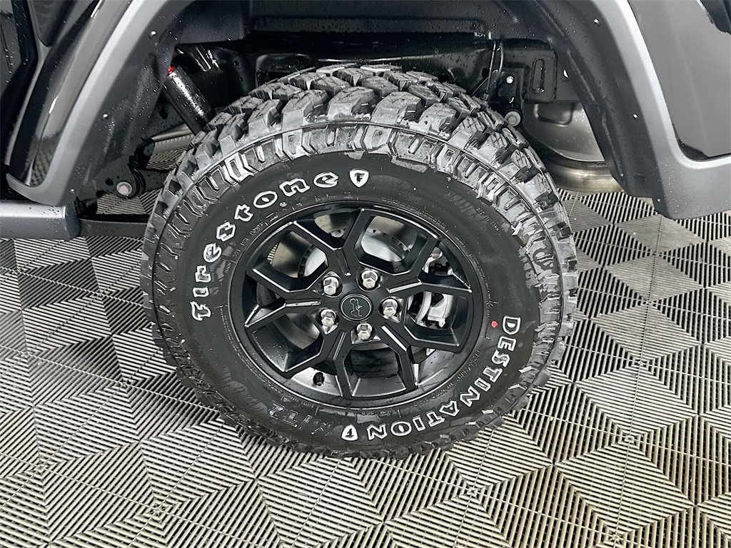 New 2025 Jeep Gladiator Willys image 17
