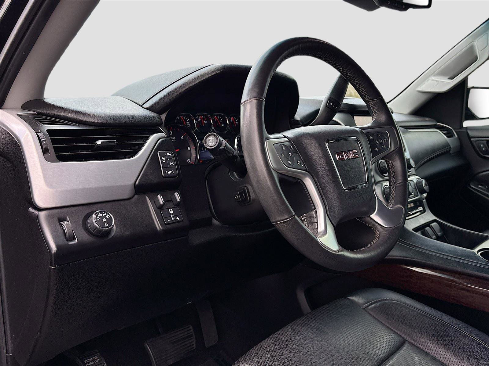 Used 2016 GMC Yukon SLT w/ Open Road Package image 9