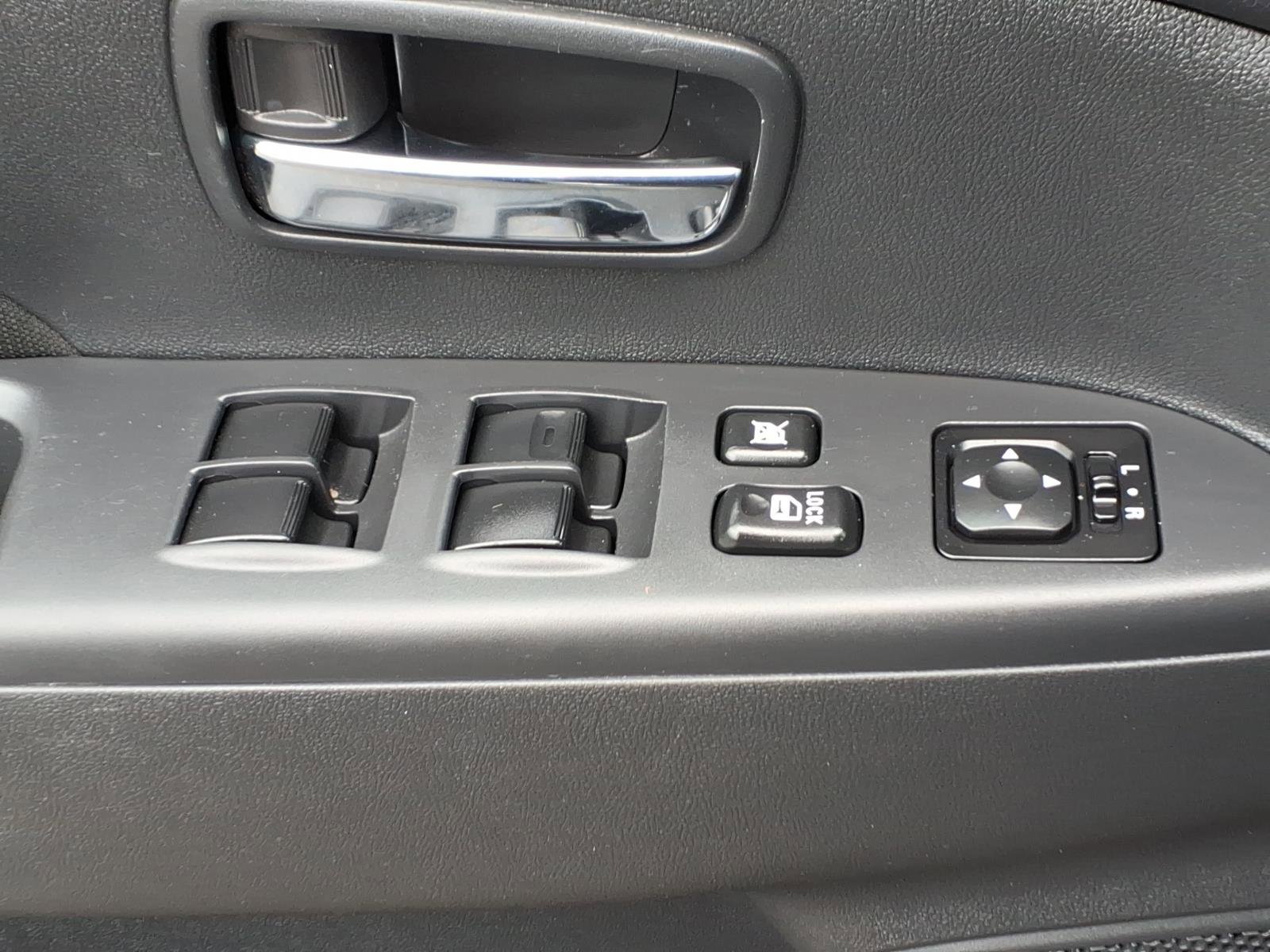 Used 2025 Mitsubishi Outlander Sport LE AWD/4WD image 24