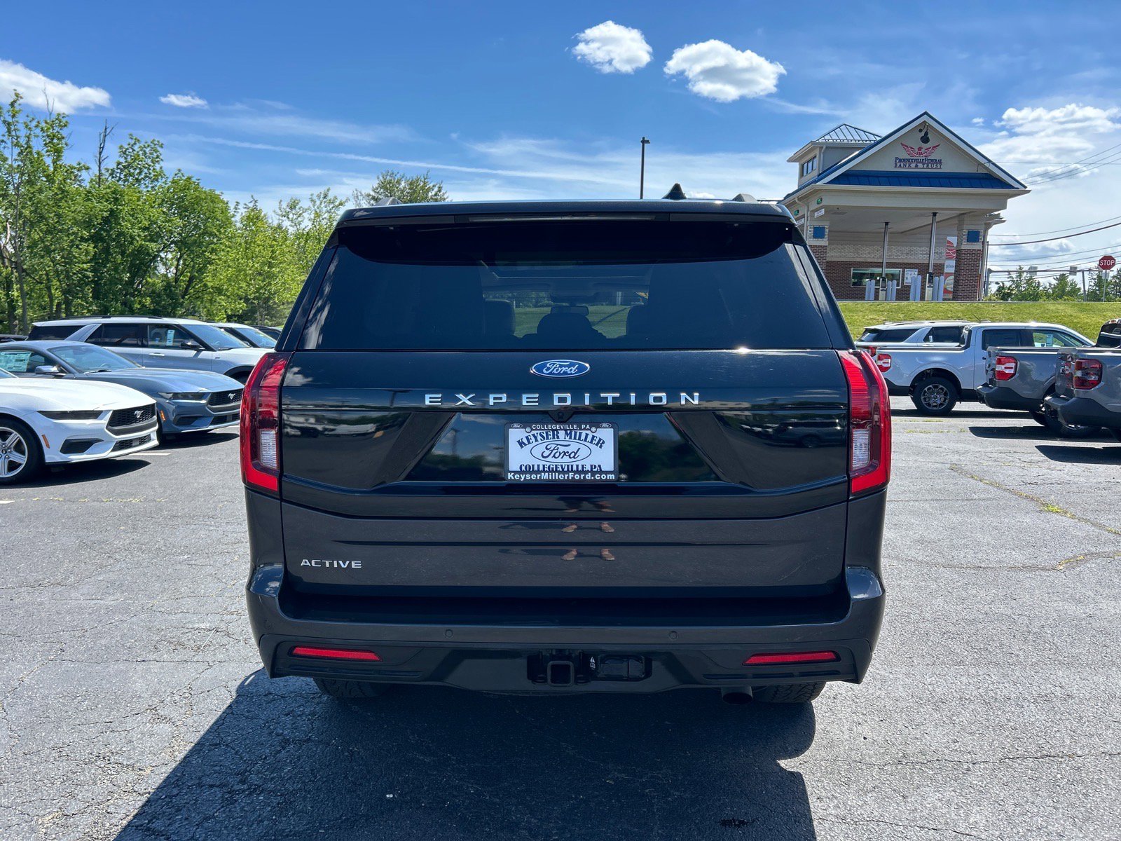 Certified 2025 Ford Expedition Active AWD/4WD image 13