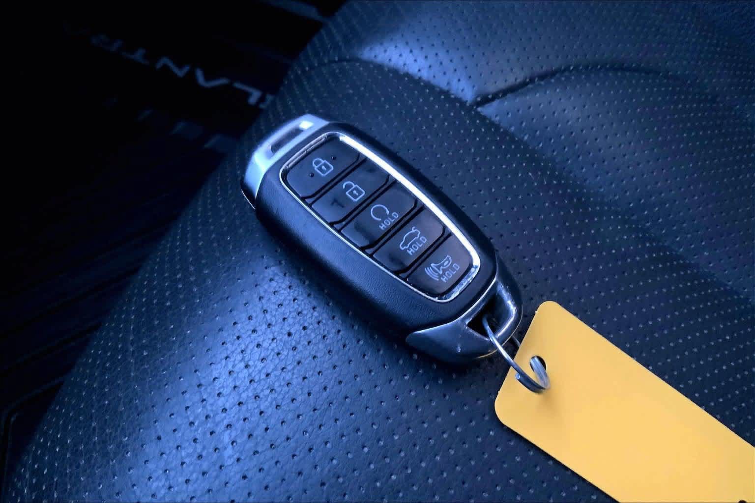 Used 2023 Hyundai Elantra Limited FWD image 19