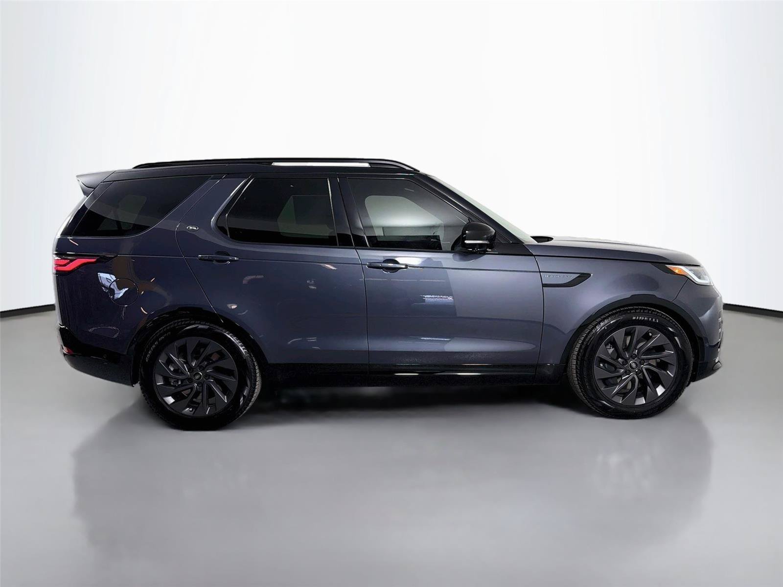 New 2026 Land Rover Discovery Limited Edition AWD/4WD image 4