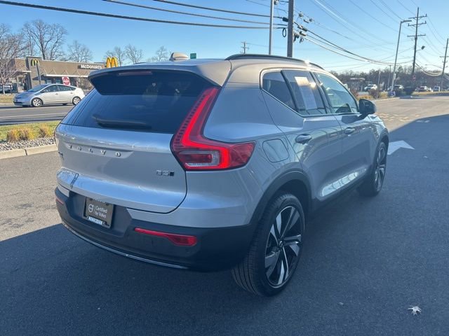 Certified 2025 Volvo XC40 B5 Plus AWD/4WD image 5