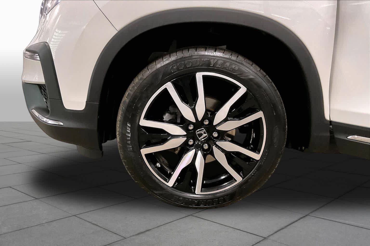 Used 2020 Honda Pilot Elite image 11