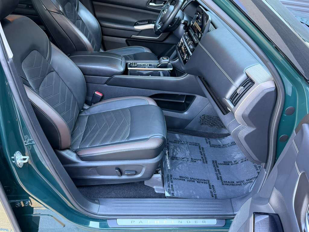 Used 2022 Nissan Pathfinder Platinum w/ Cargo Package image 22