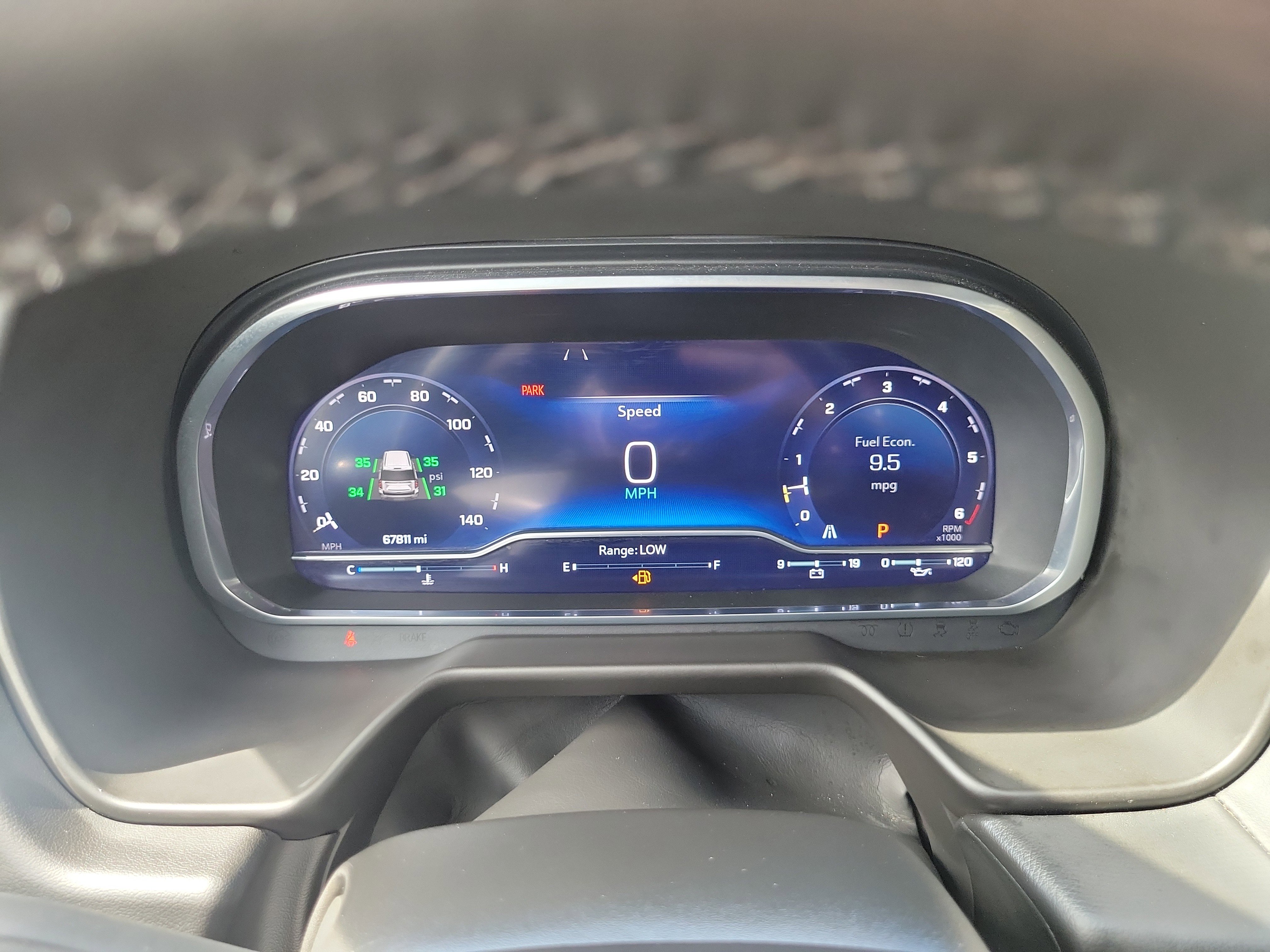 Used 2023 Chevrolet Suburban Premier image 28