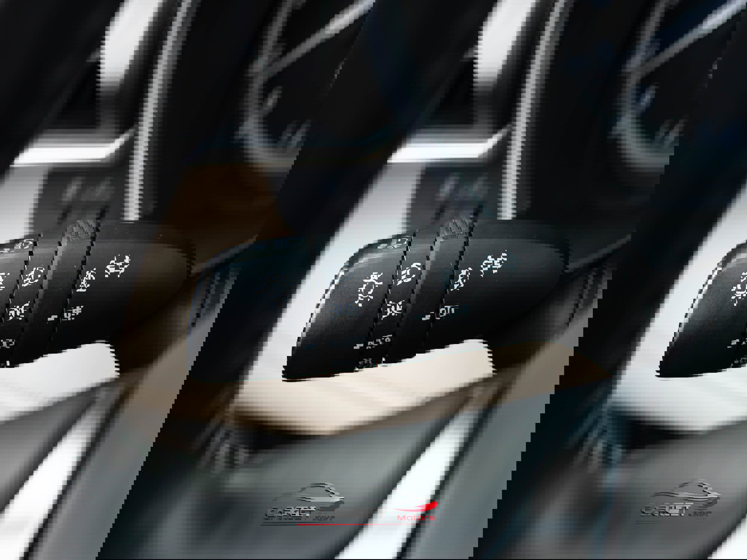 Used 2021 Toyota Highlander XLE image 30