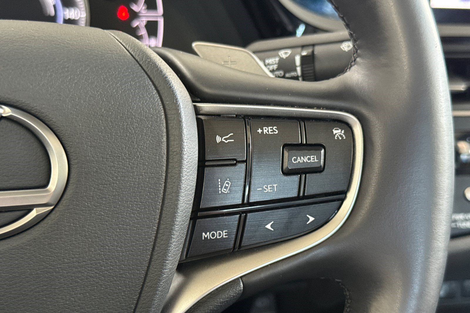 Certified 2024 Lexus ES 300h w/ Premium Package FWD image 30