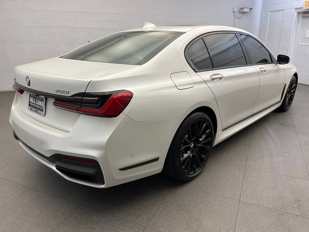 Used 2022 BMW 750i xDrive w/ Luxury Rear Seating Package AWD/4WD image 5