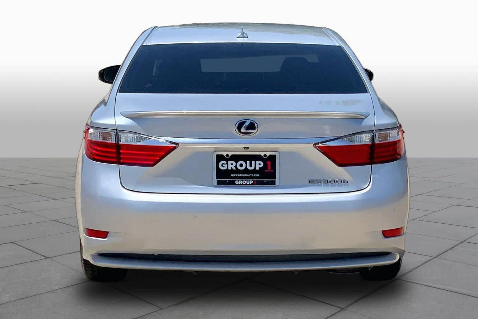 Used 2014 Lexus ES 300h w/ Luxury Package w/Bamboo Trim FWD image 5