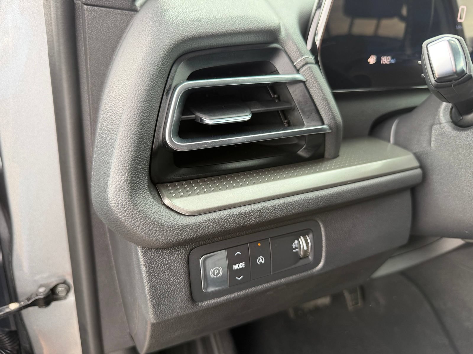 Certified 2025 Chevrolet Traverse LT FWD image 13
