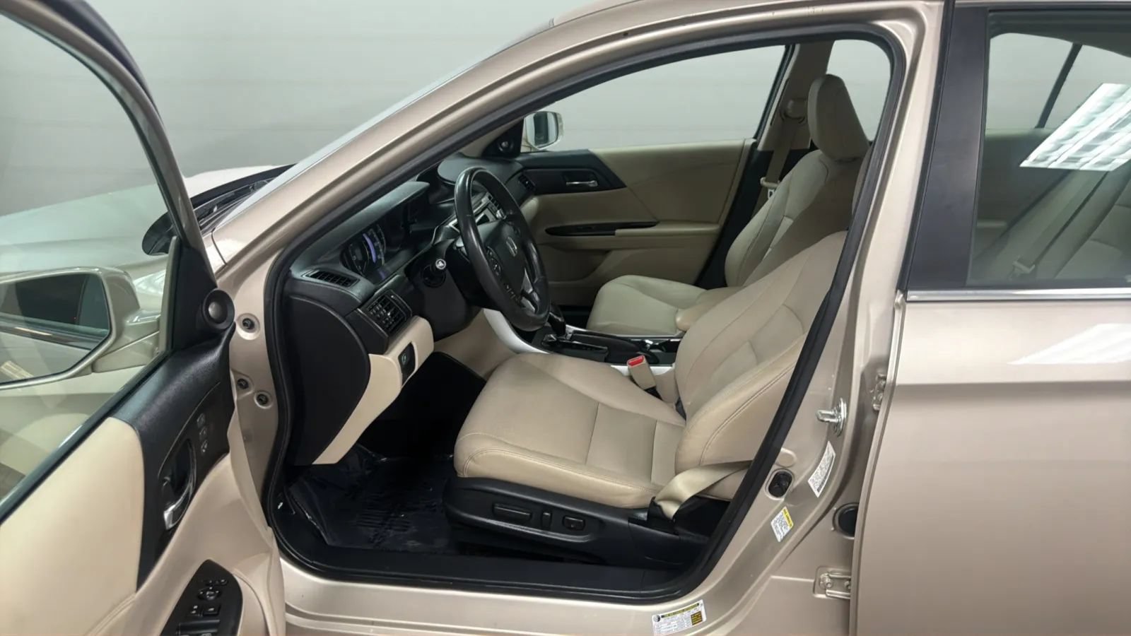 Used 2013 Honda Accord EX-L image 21