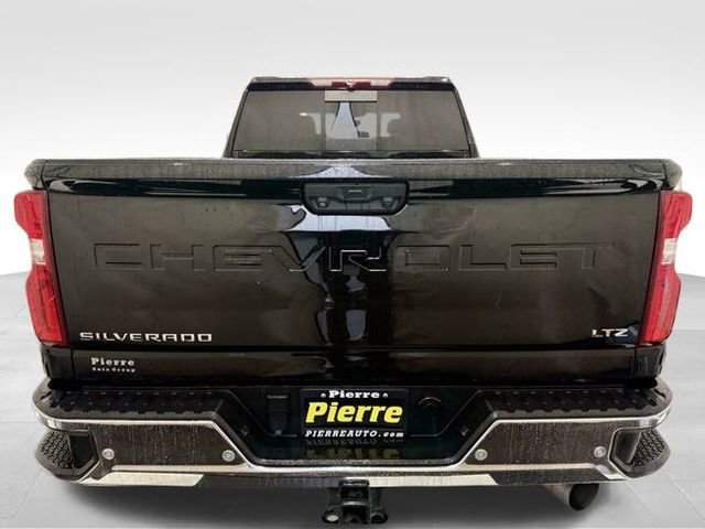 Used 2023 Chevrolet Silverado 3500 LTZ w/ LTZ Convenience Package image 3