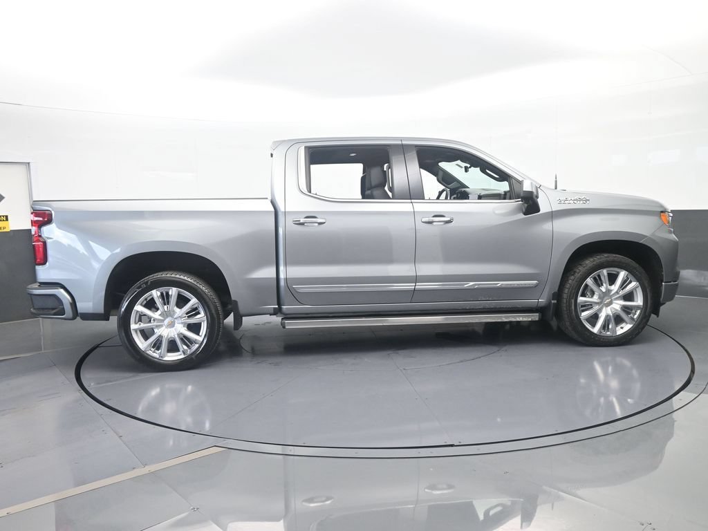 Used 2024 Chevrolet Silverado 1500 High Country w/ Technology Package AWD/4WD image 7