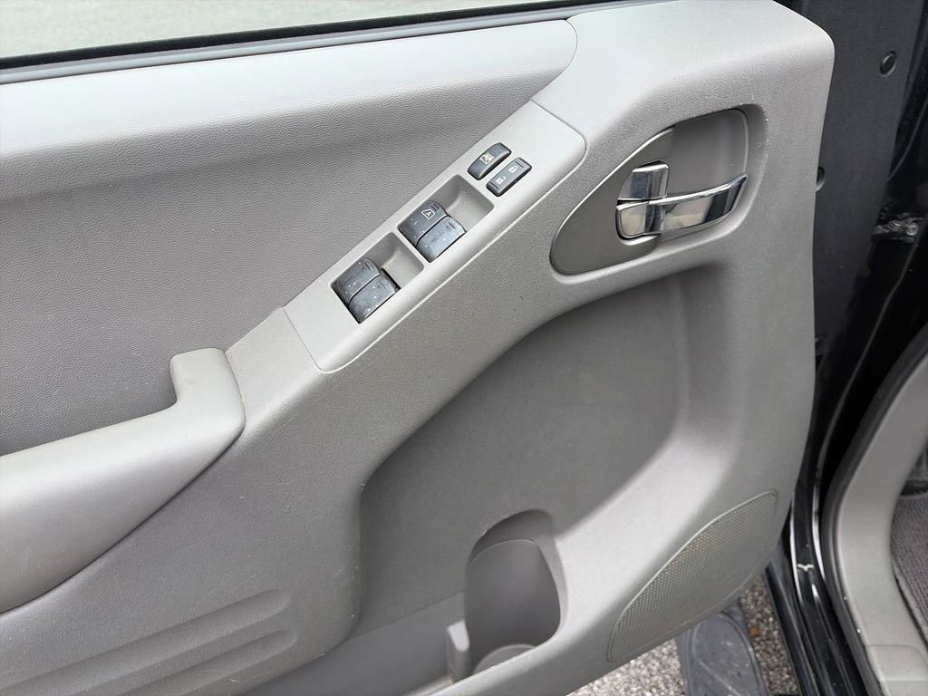 Used 2020 Nissan Frontier SV w/ Midnight Edition Floor Mats AWD/4WD image 18
