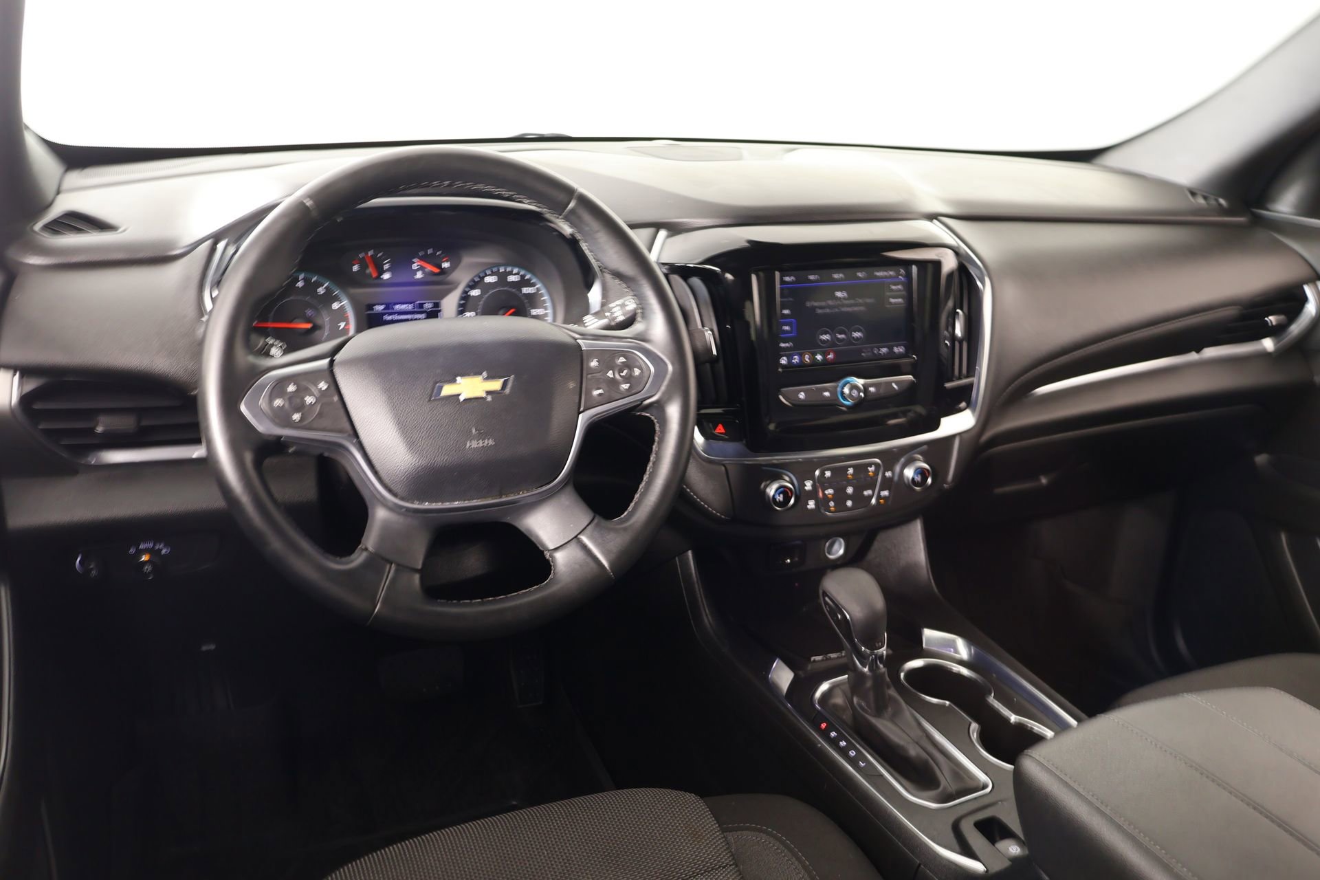 Used 2023 Chevrolet Traverse LT w/ LPO, Floor Liner Package image 2