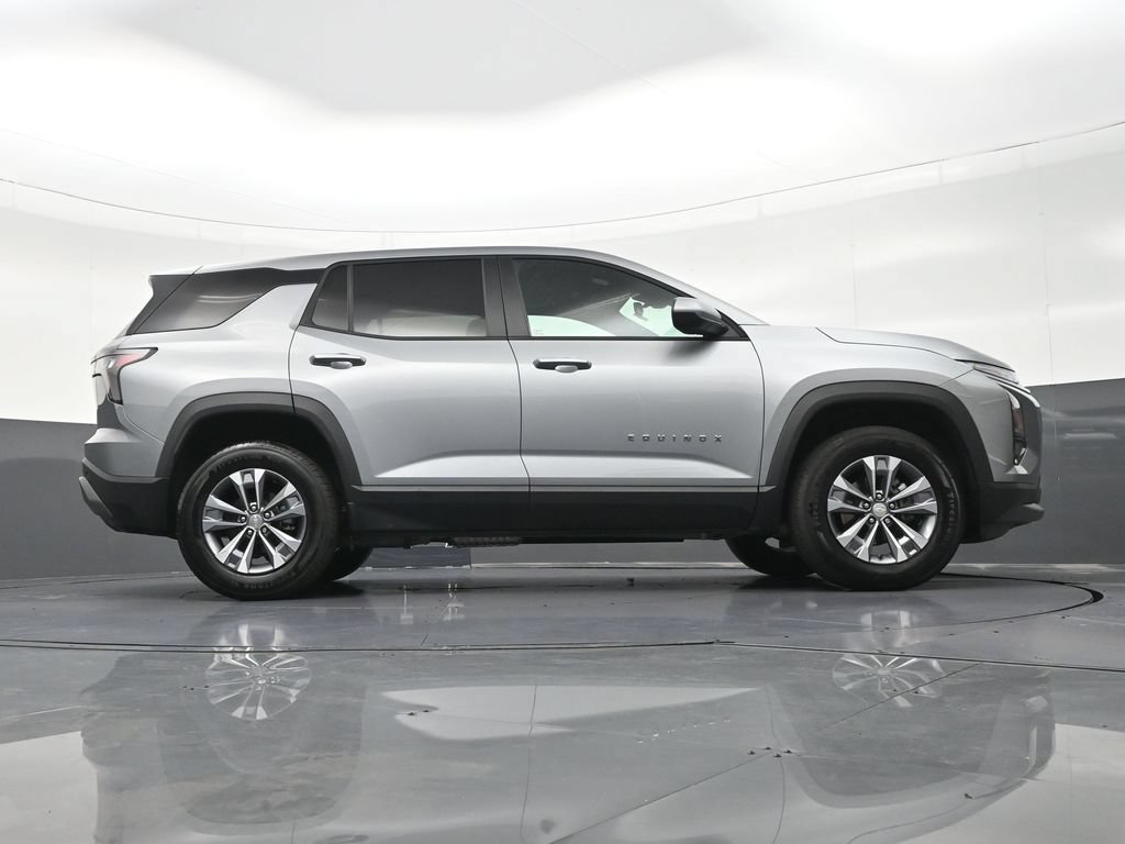 Used 2025 Chevrolet Equinox LT FWD image 30