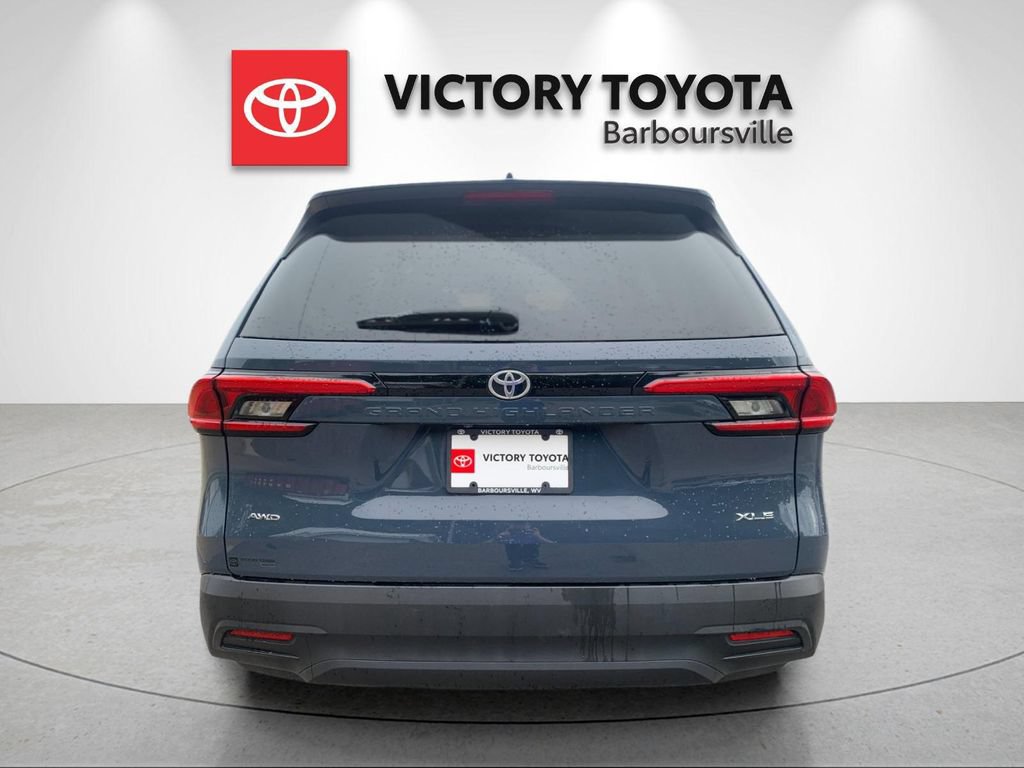 Used 2024 Toyota Grand Highlander AWD image 4
