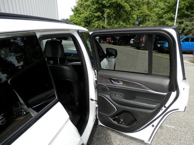 Used 2024 Jeep Grand Cherokee Limited 4xe AWD/4WD image 38