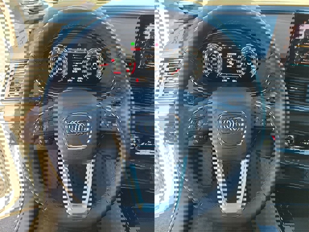 Used 2025 Audi Q5 2.0T Premium Plus w/ Premium Plus Package image 21