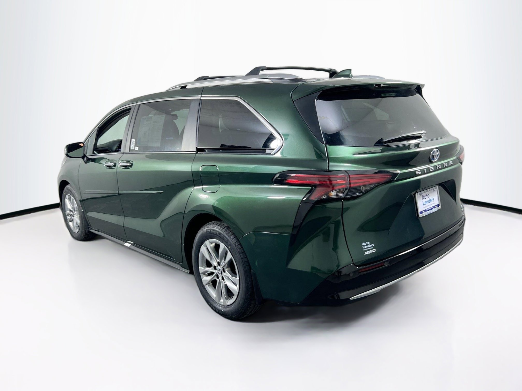 Used 2022 Toyota Sienna Limited image 7