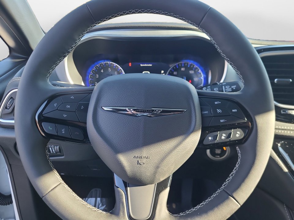 New 2026 Chrysler Pacifica Limited w/ S Appearance Package image 10