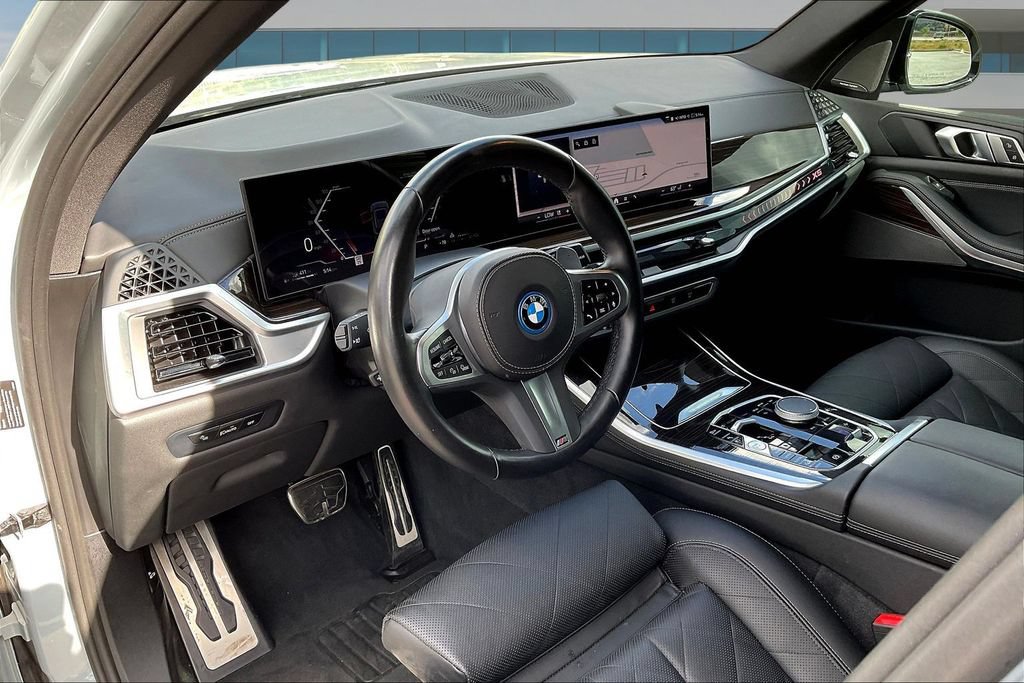 Used 2024 BMW X5 xDrive50e w/ M Sport Package AWD/4WD image 17