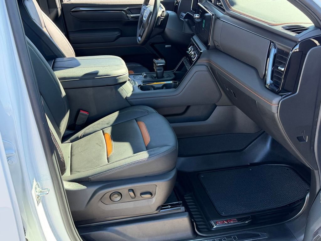 Used 2025 GMC Sierra 1500 AT4 image 24