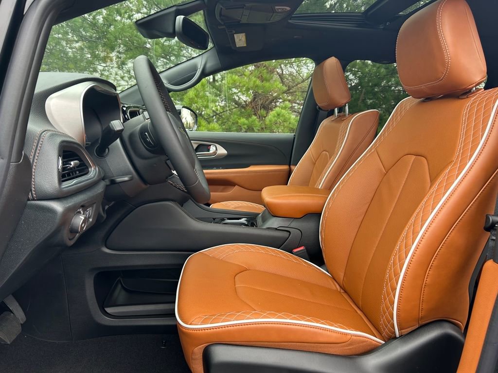 New 2026 Chrysler Pacifica Pinnacle image 24