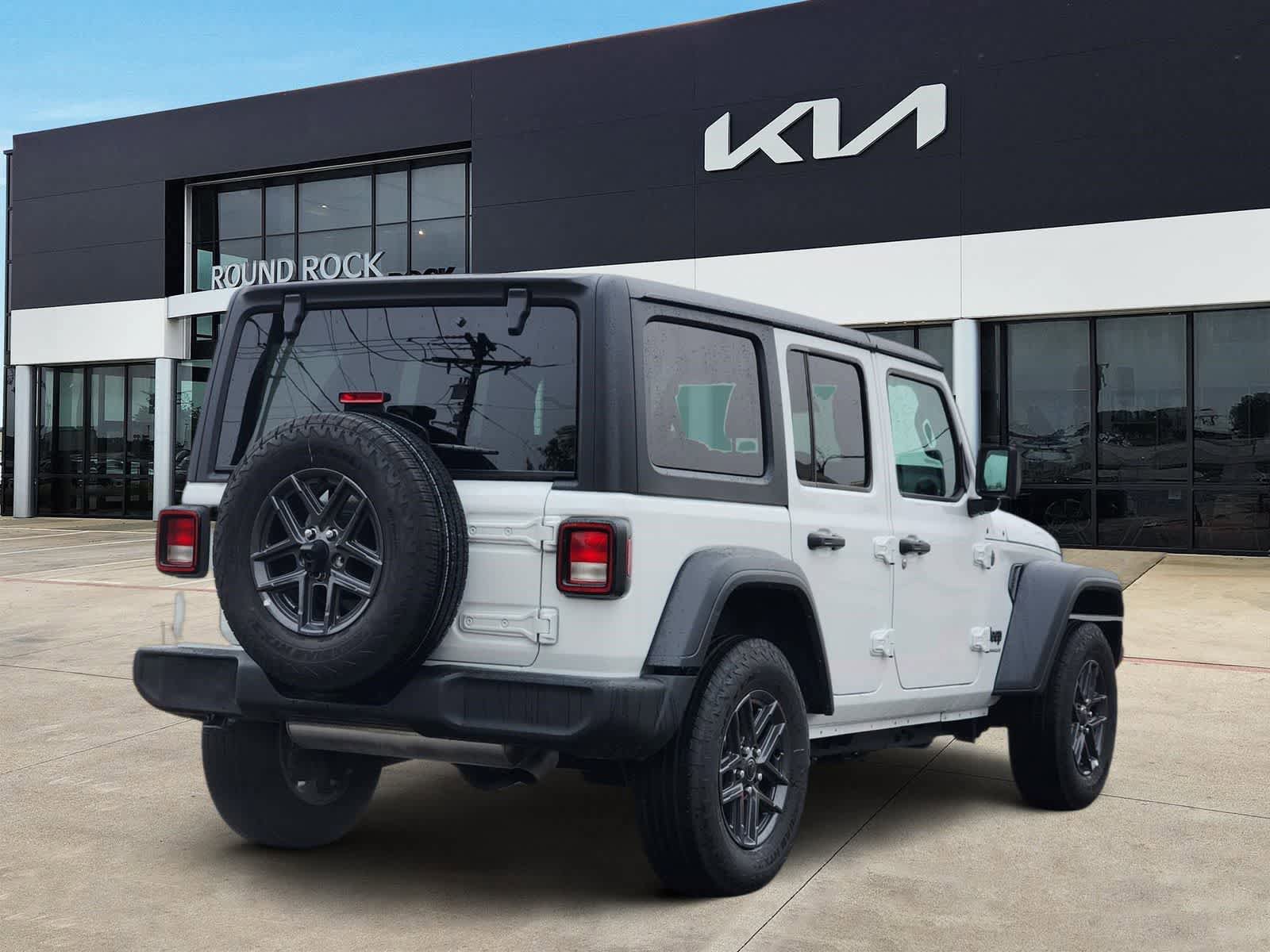 Used 2025 Jeep Wrangler Sport S image 5