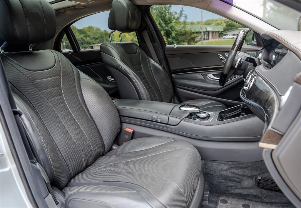 Used 2019 Mercedes-Benz S 560 Sedan w/ AMG Line Exterior image 32