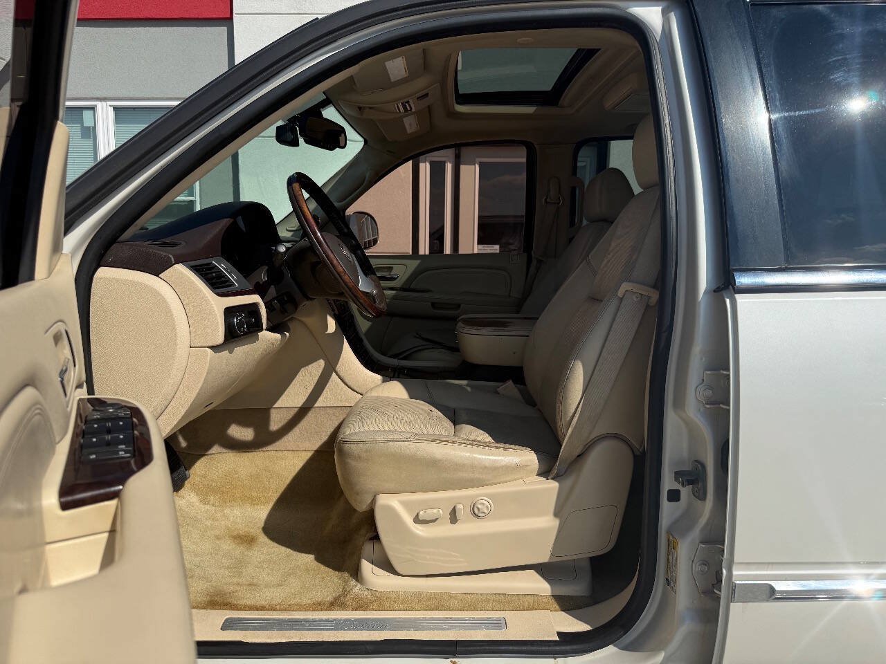 Used 2007 Cadillac Escalade EXT w/ Information Package AWD/4WD image 9