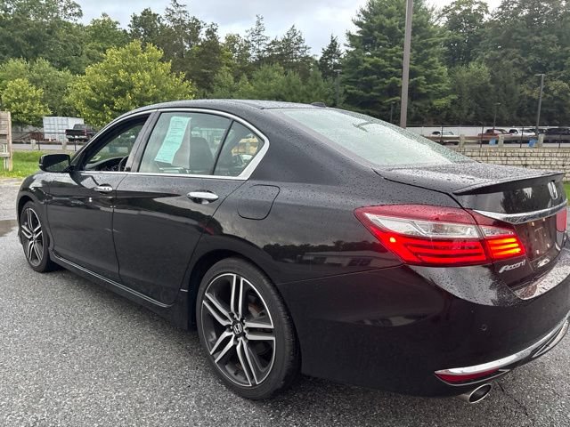 Certified 2017 Honda Accord Touring image 5