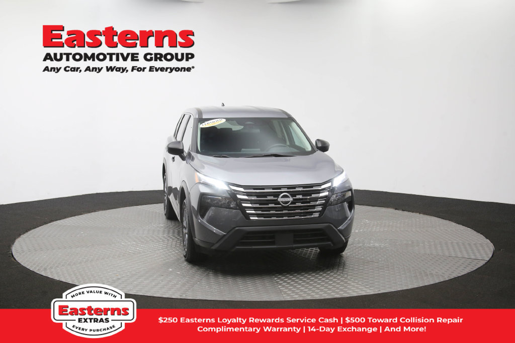 Used 2024 Nissan Rogue S AWD/4WD image 50