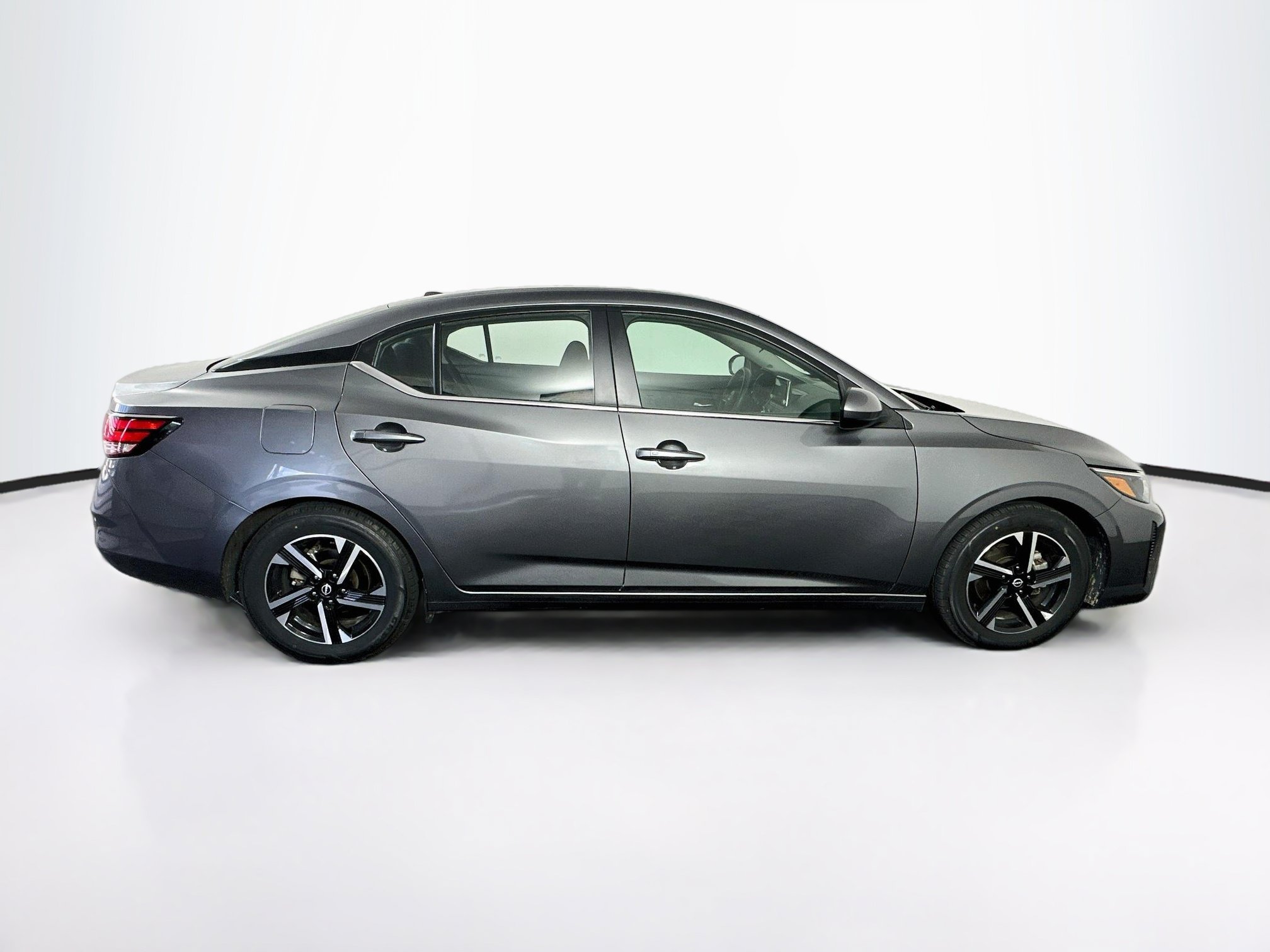 Used 2025 Nissan Sentra SV FWD image 10