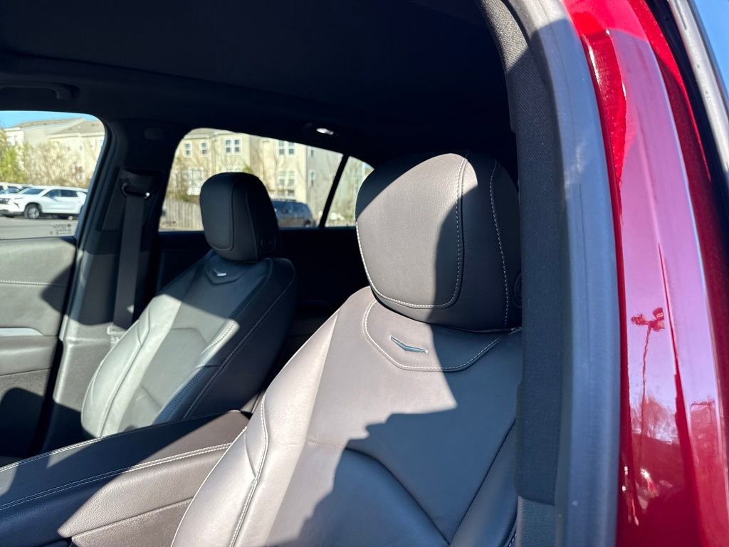 Certified 2024 Cadillac XT4 Premium Luxury w/ Cold Weather Package FWD image 2
