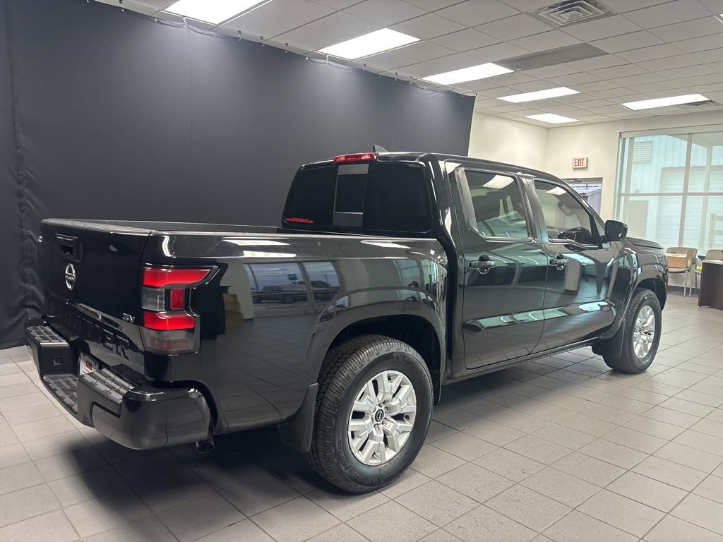 Used 2022 Nissan Frontier SV image 3