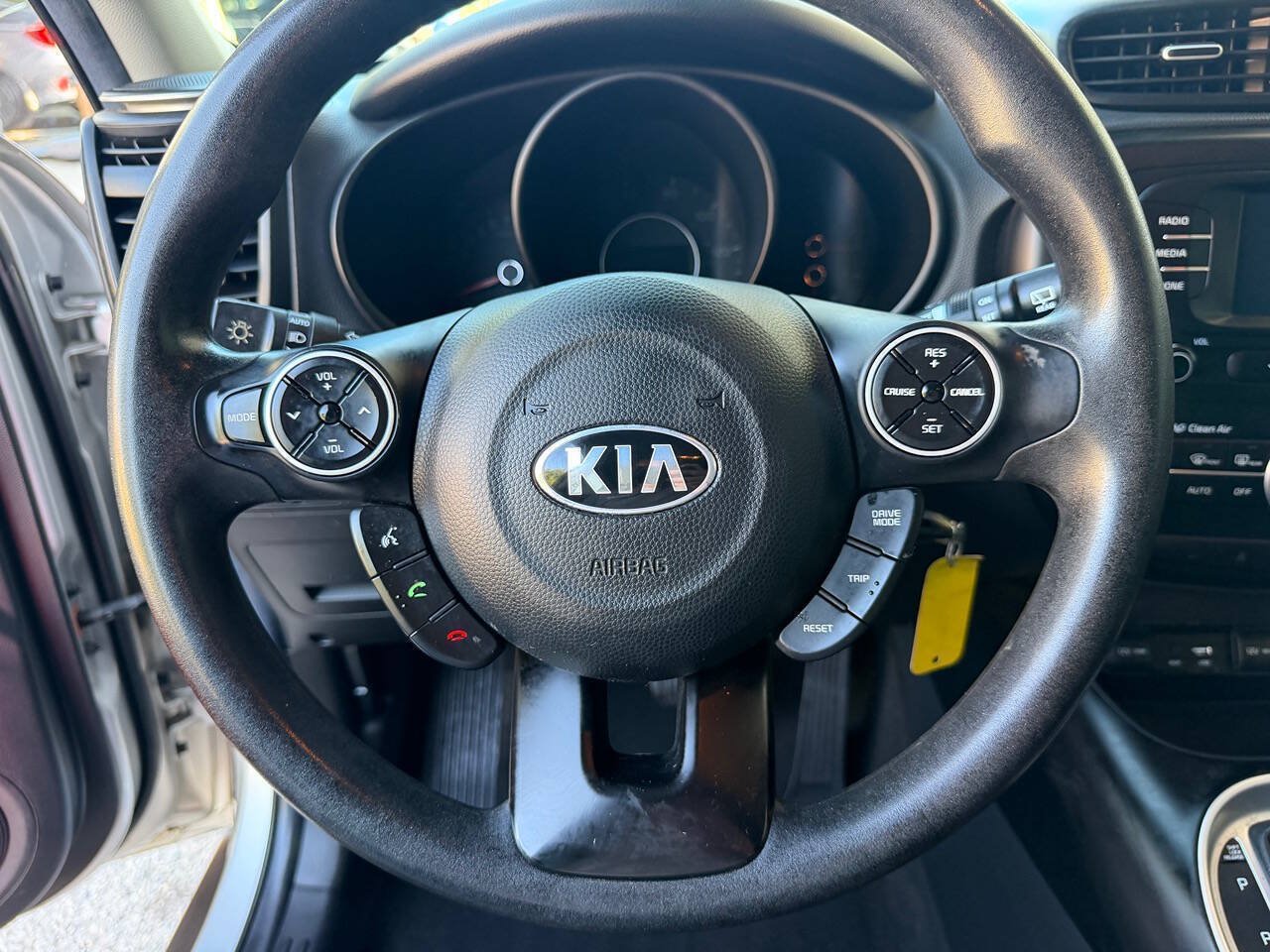 Used 2017 Kia Soul + FWD image 17
