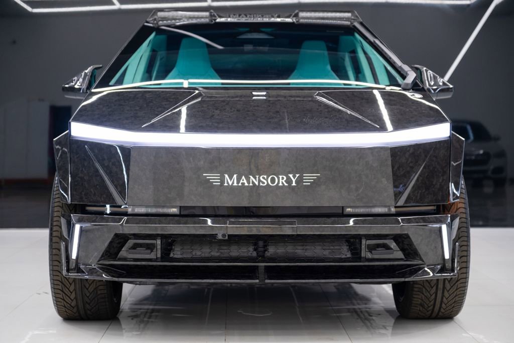 Used 2025 Tesla Cybertruck AWD Crew Cab image 2