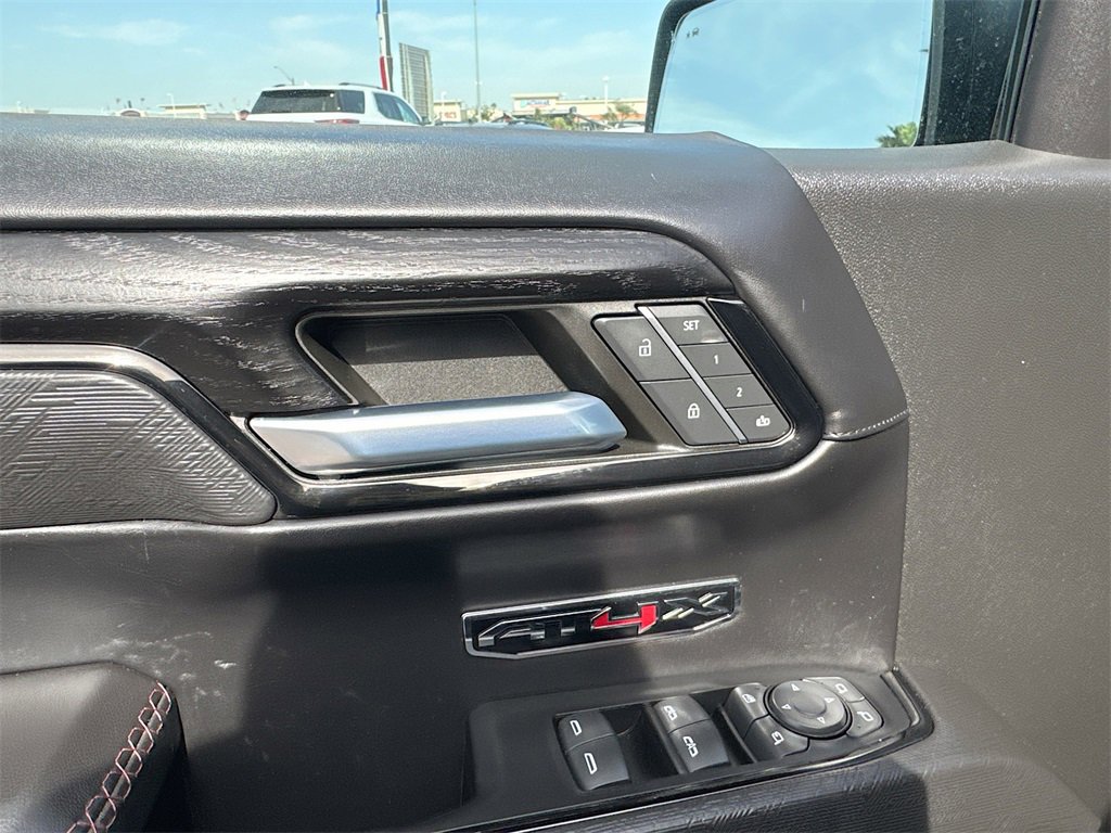 Used 2023 GMC Sierra 1500 AT4X image 9