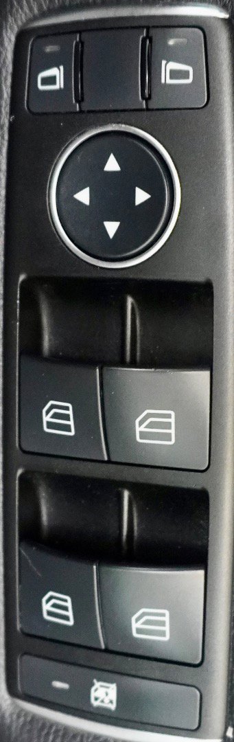 Used 2011 Mercedes-Benz E 550 Cabriolet image 37