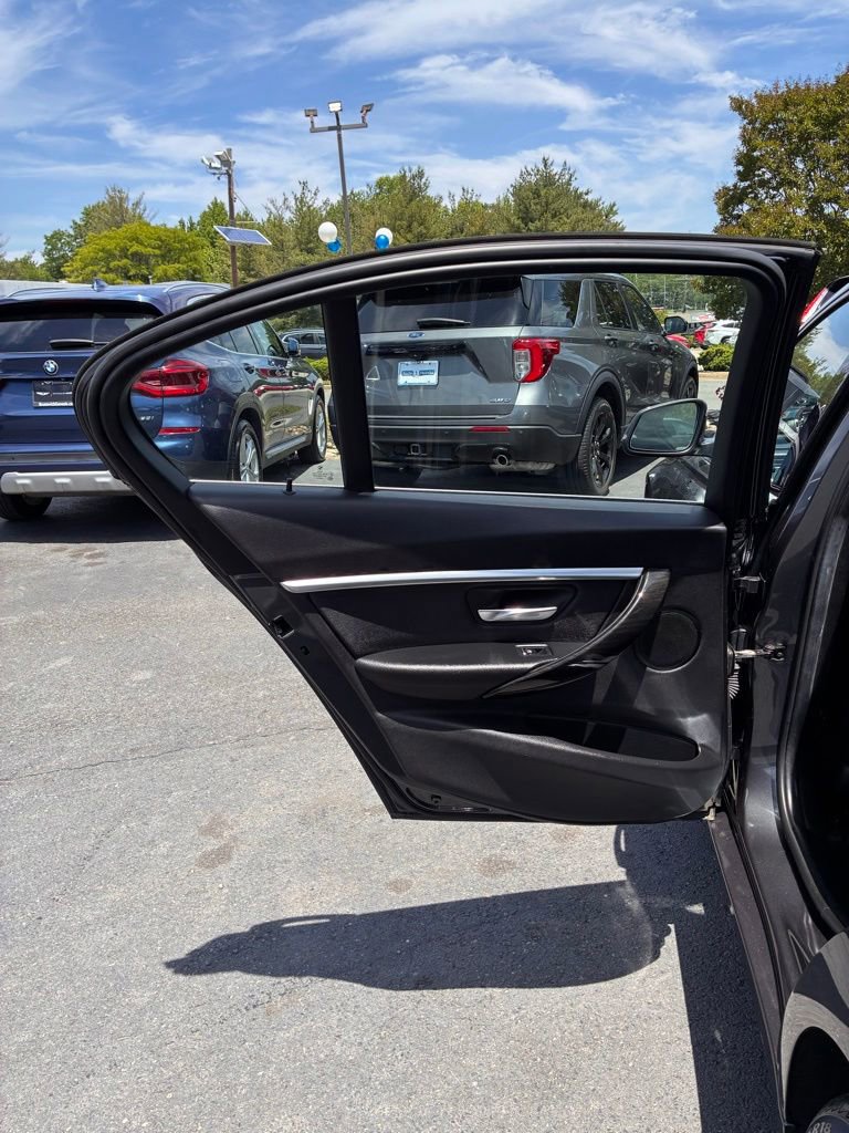 Used 2018 BMW 330i xDrive Sedan w/ Convenience Package AWD/4WD image 49