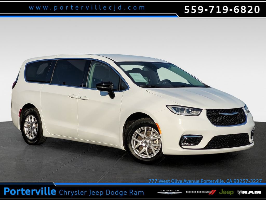 Used 2024 Chrysler Pacifica Touring-L image 1