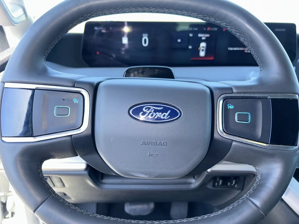 Used 2025 Ford Expedition Active AWD/4WD image 9