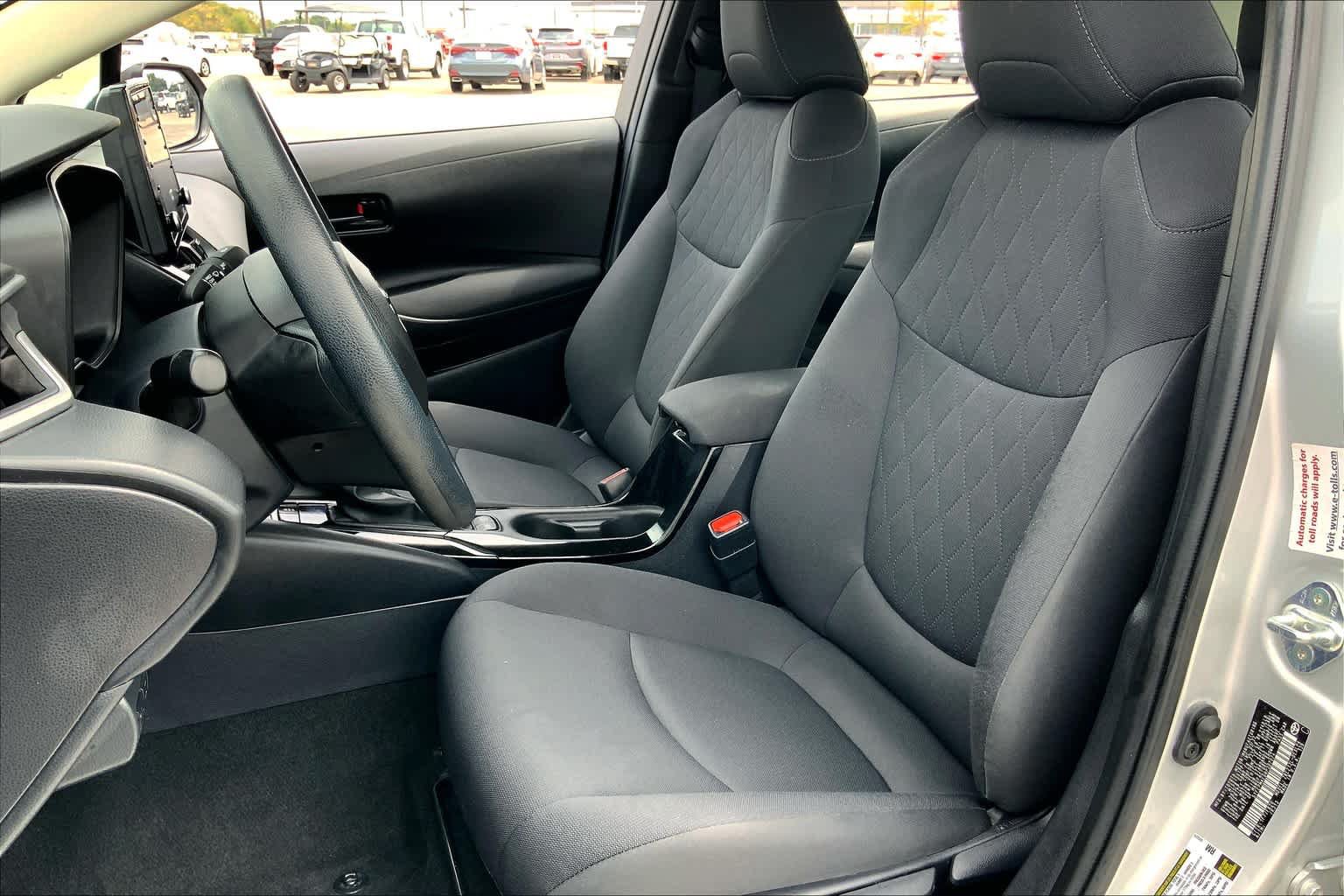 Used 2022 Toyota Corolla LE FWD image 8