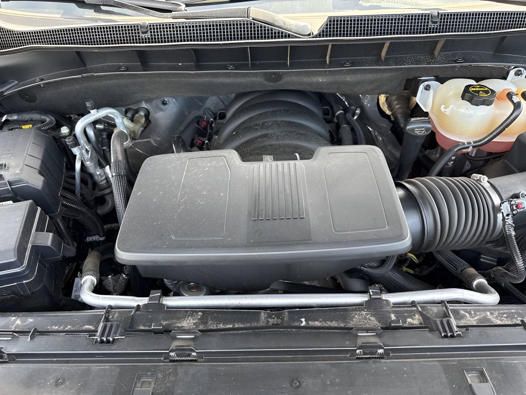 Used 2025 Chevrolet Suburban Z71 AWD/4WD image 34