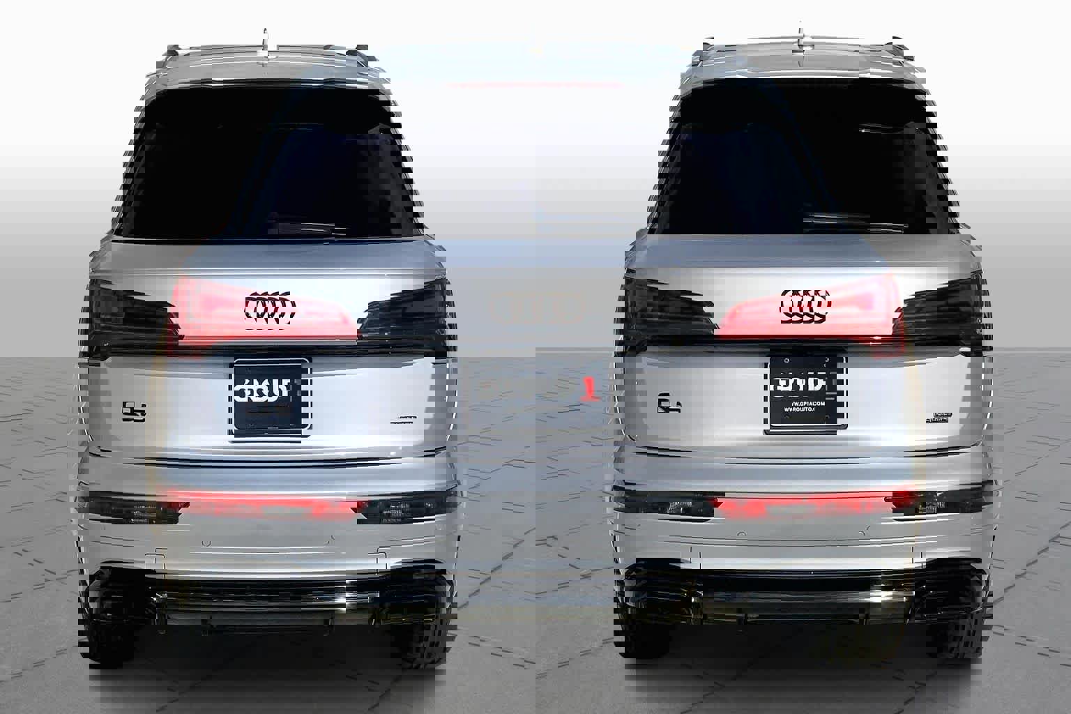 Used 2024 Audi Q5 e Premium Plus image 5