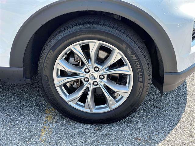 Used 2023 Ford Explorer XLT w/ Equipment Group 202A AWD/4WD image 7