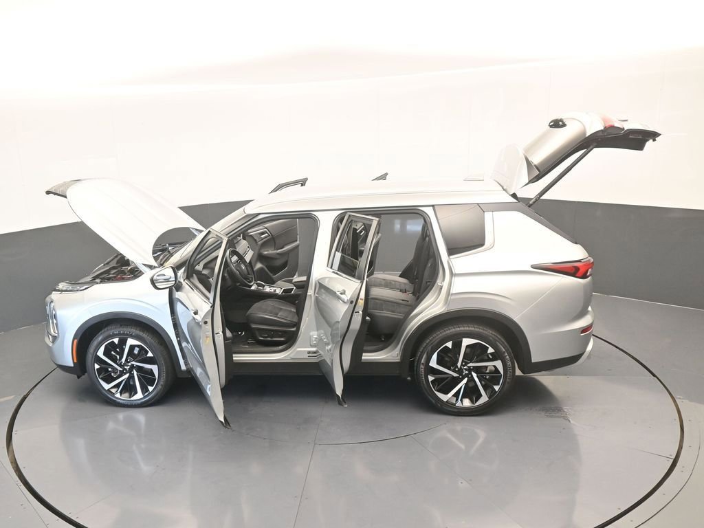 Used 2022 Mitsubishi Outlander SE image 76